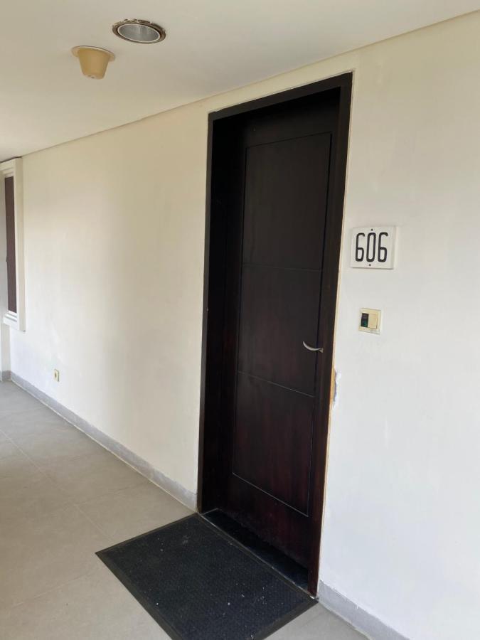 Stylish 2 Bedroom Penthouse Apt, Newly Refreshed, 50 Mbps, Pool, Gym, Resto Kuta Lombok Exterior foto