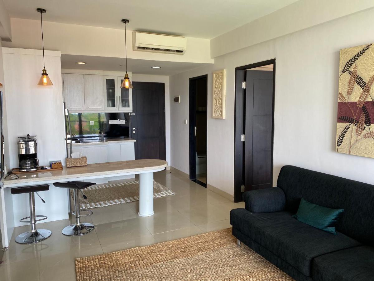 Stylish 2 Bedroom Penthouse Apt, Newly Refreshed, 50 Mbps, Pool, Gym, Resto Kuta Lombok Exterior foto