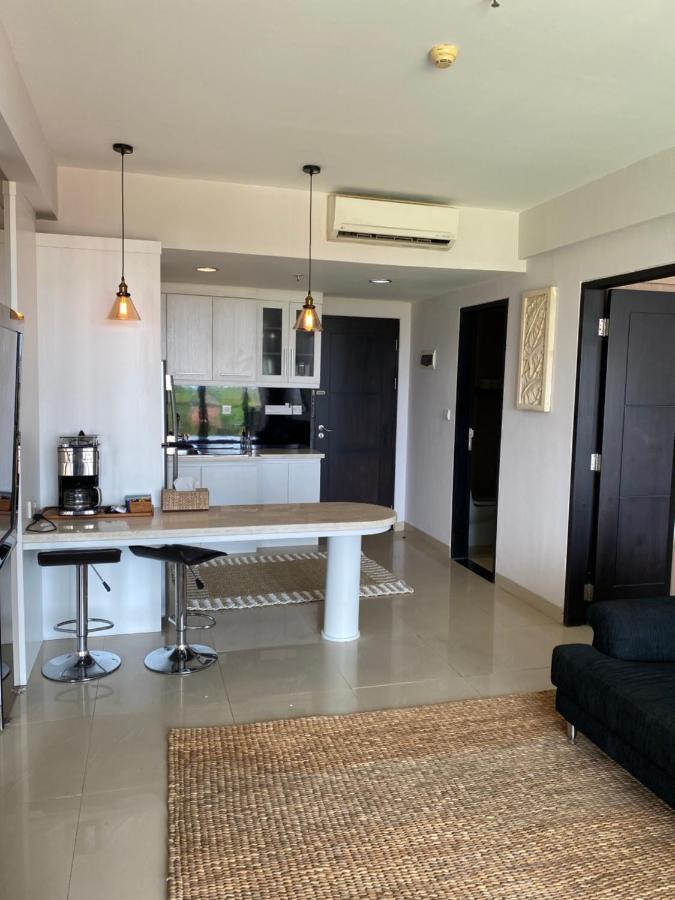 Stylish 2 Bedroom Penthouse Apt, Newly Refreshed, 50 Mbps, Pool, Gym, Resto Kuta Lombok Exterior foto
